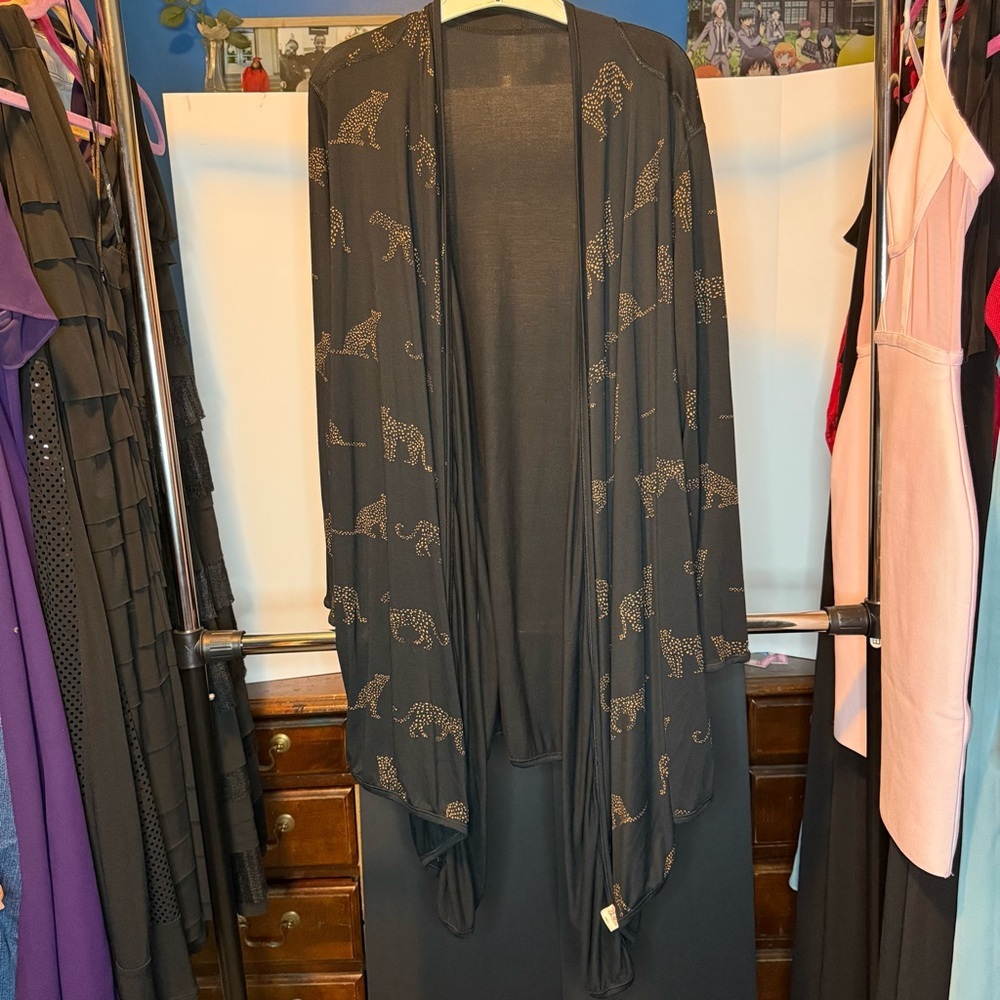 Sseko size 1 Black with Cheetah Print Convertible Wrap Top (US Size 2-8)